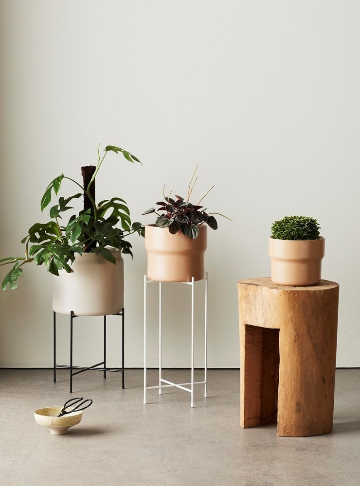 Iris Pot Stand Medium detail view