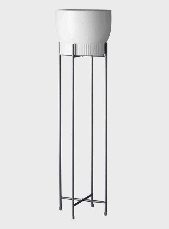 Iris Pot Stand Tall detail view