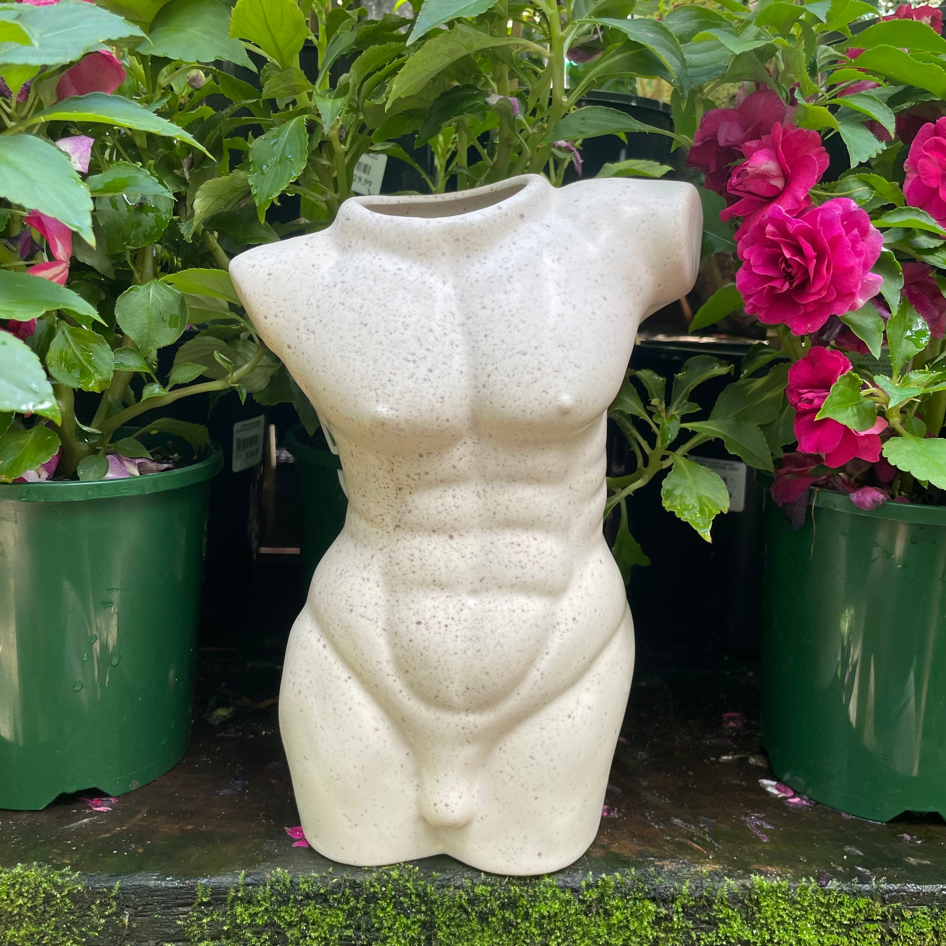Mike's Body Shape Vase 25cm side profile or detail view