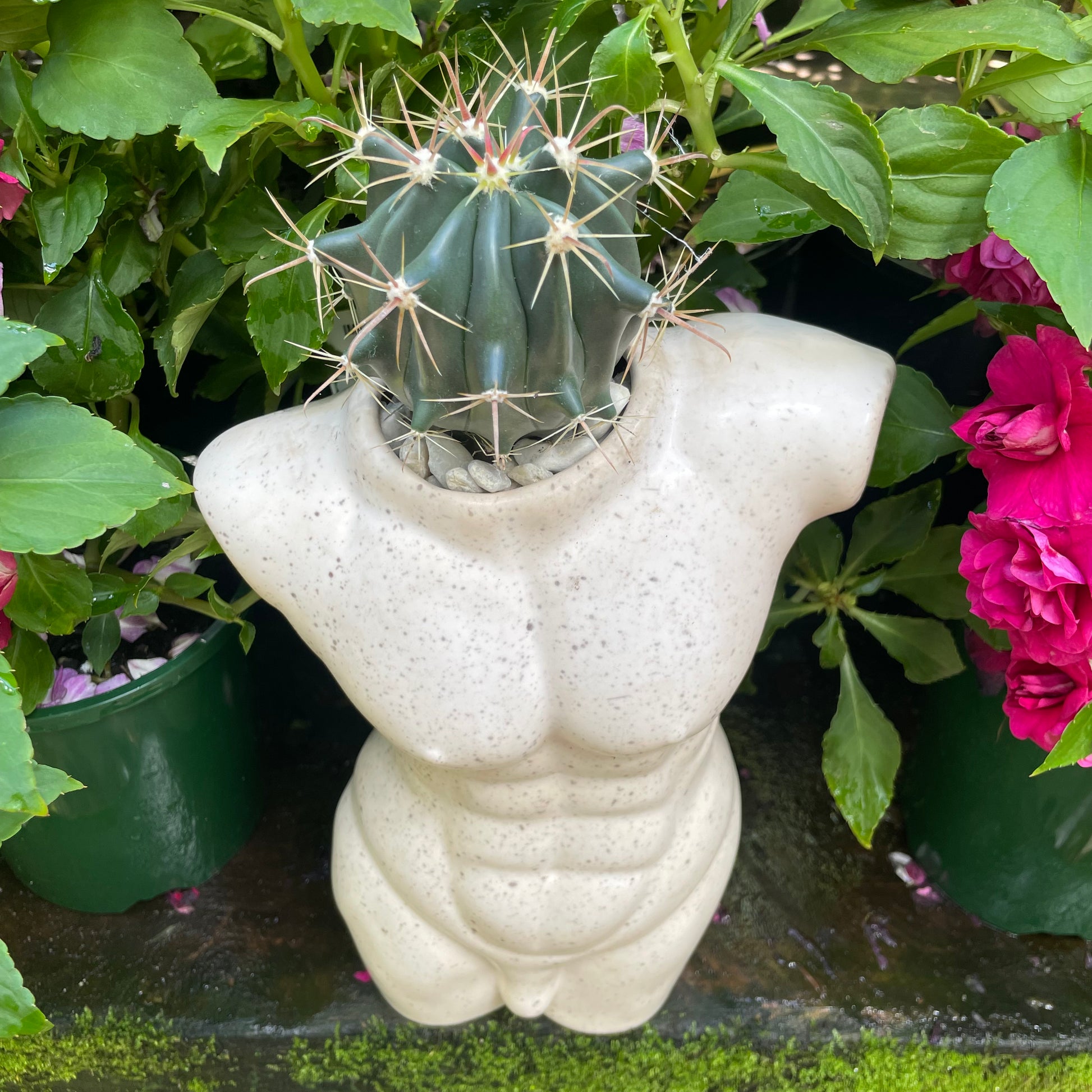 Mike's Body Shape Vase 25cm detail view